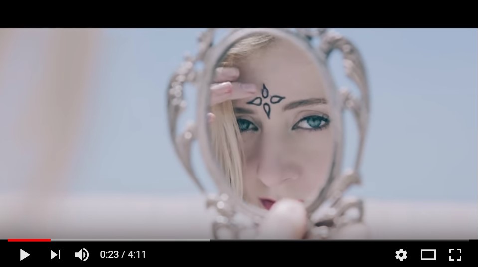 Vivienne Mort - Пташечка
